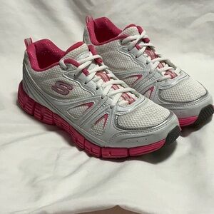Sketchers Pink & White women’s size 8